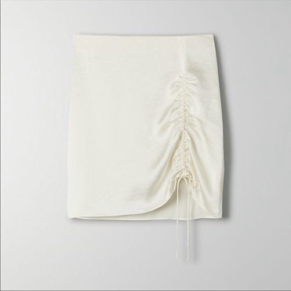 Aritzia Wilfred Allusion Skirt | Satin mini skirt - Picture 1 of 4